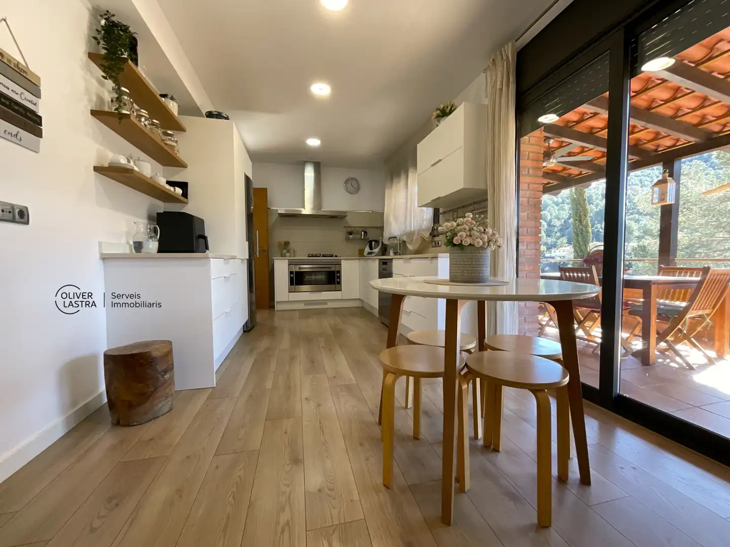 Cocina de Casa o chalet en venta en Corbera de Llobregat con Aire acondicionado, Calefacción y Jardín privado