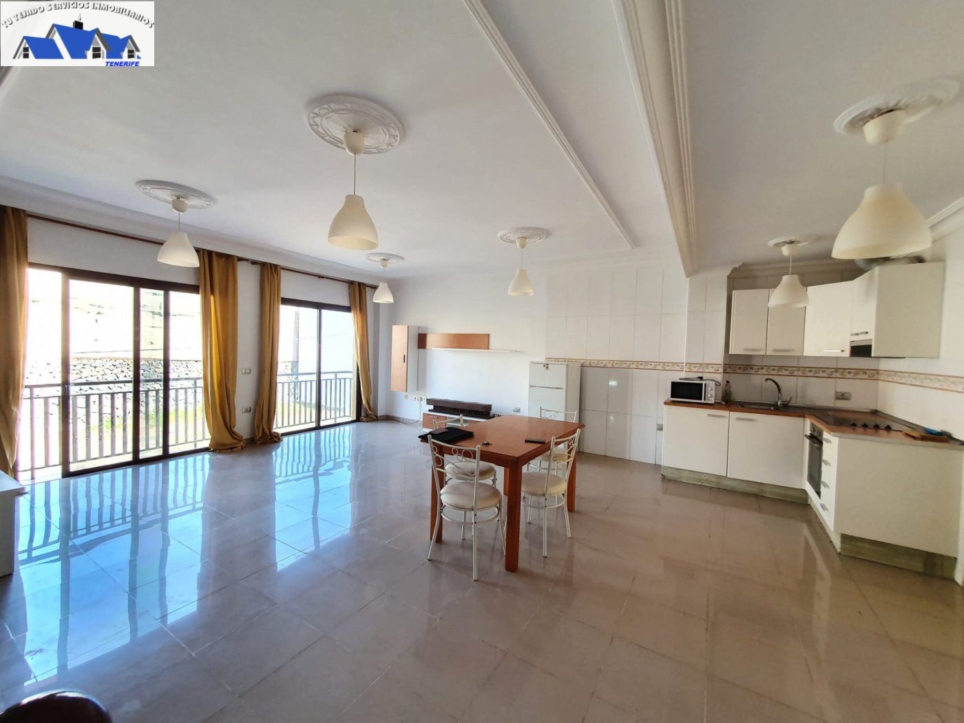 Cuina de Casa o xalet de lloguer en Arona amb Alarma