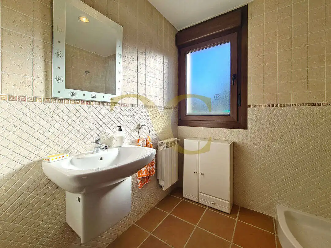 Baño de Casa o chalet en venta en Siero con Calefacción, Terraza y Trastero