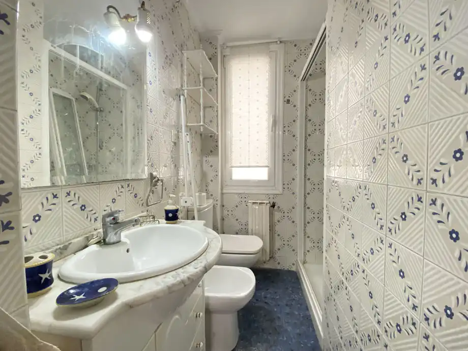 Bathroom of Flat for sale in Vitoria - Gasteiz  with Heating, Terrace and Storage room