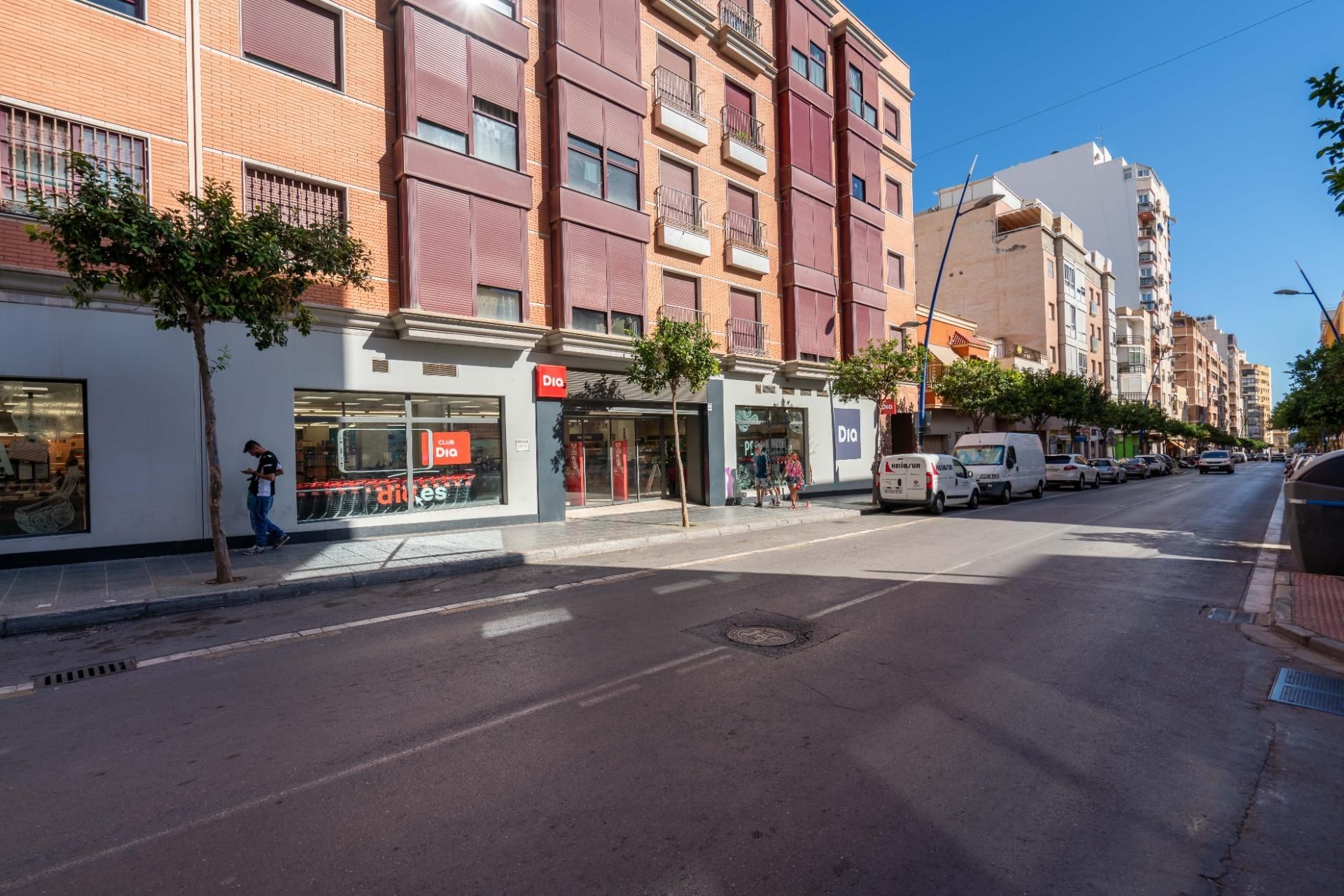 Vista exterior de Pis de lloguer en  Almería Capital amb Aire condicionat i Moblat