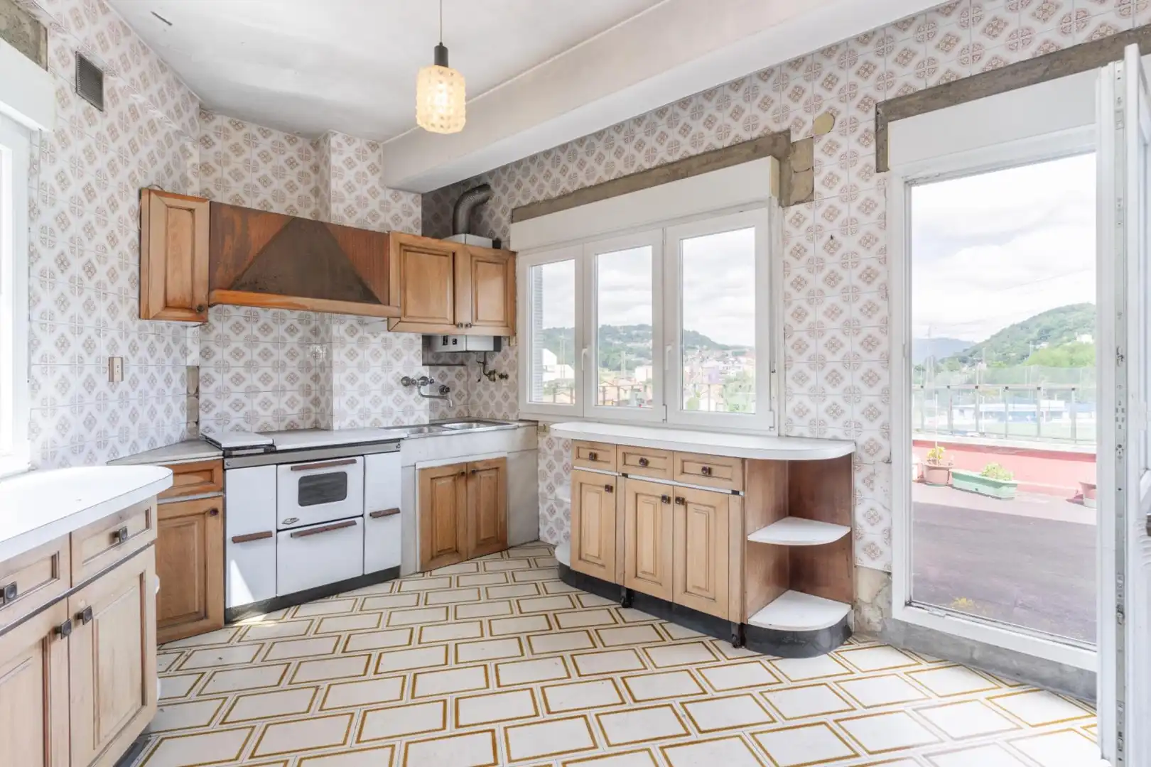 Kitchen of Attic for sale in Sama