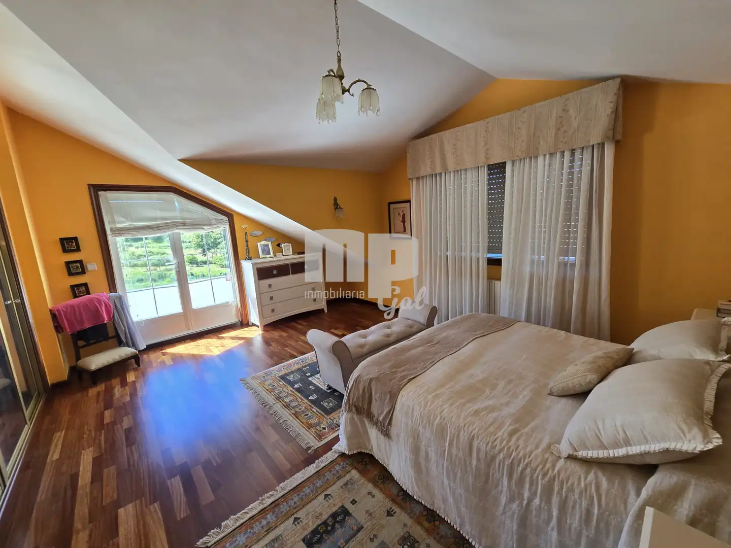 Habitación de Casa o chalet en venta en Vigo  con Calefacción, Jardín privado y Terraza