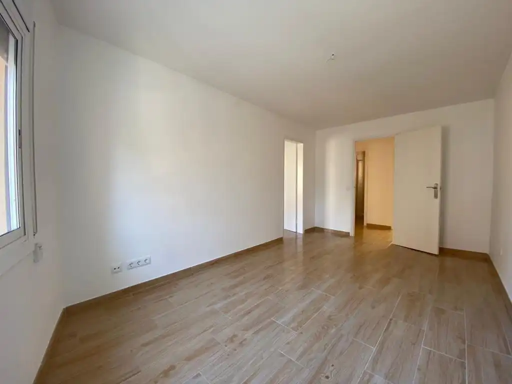 Schlafzimmer von Gebäude zum Verkauf in Barcelona