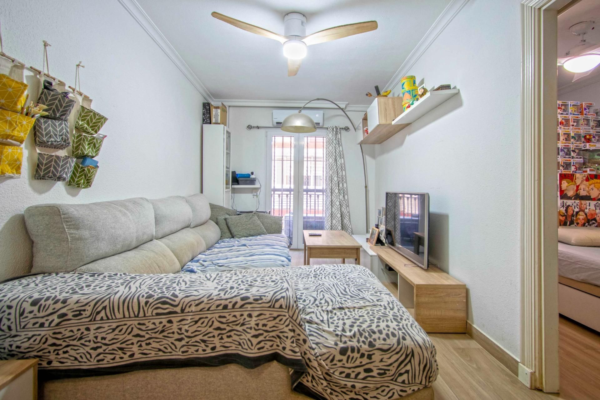 Bedroom of Flat for sale in  Sevilla Capital  with Air Conditioner and Terrace