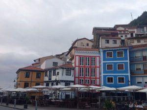 Vista exterior de Casa adosada en venda en Cudillero amb Calefacció, Jardí privat i Parquet