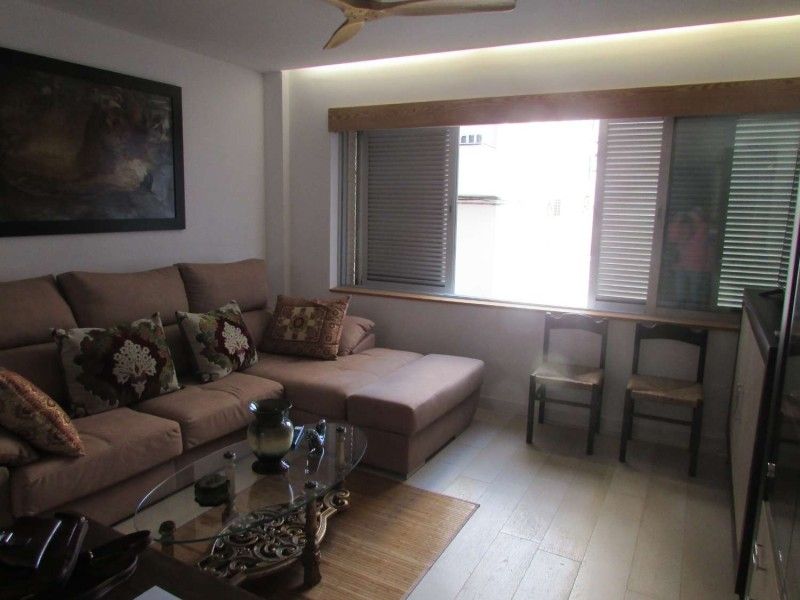 Sala d'estar de Casa o xalet en venda en Motril amb Aire condicionat, Traster i Moblat