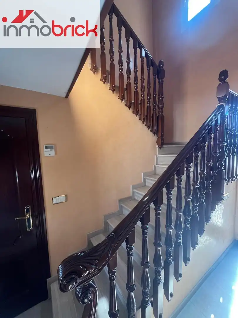 Casa o chalet en venta en Lucena con Calefacción, Terraza y Piscina