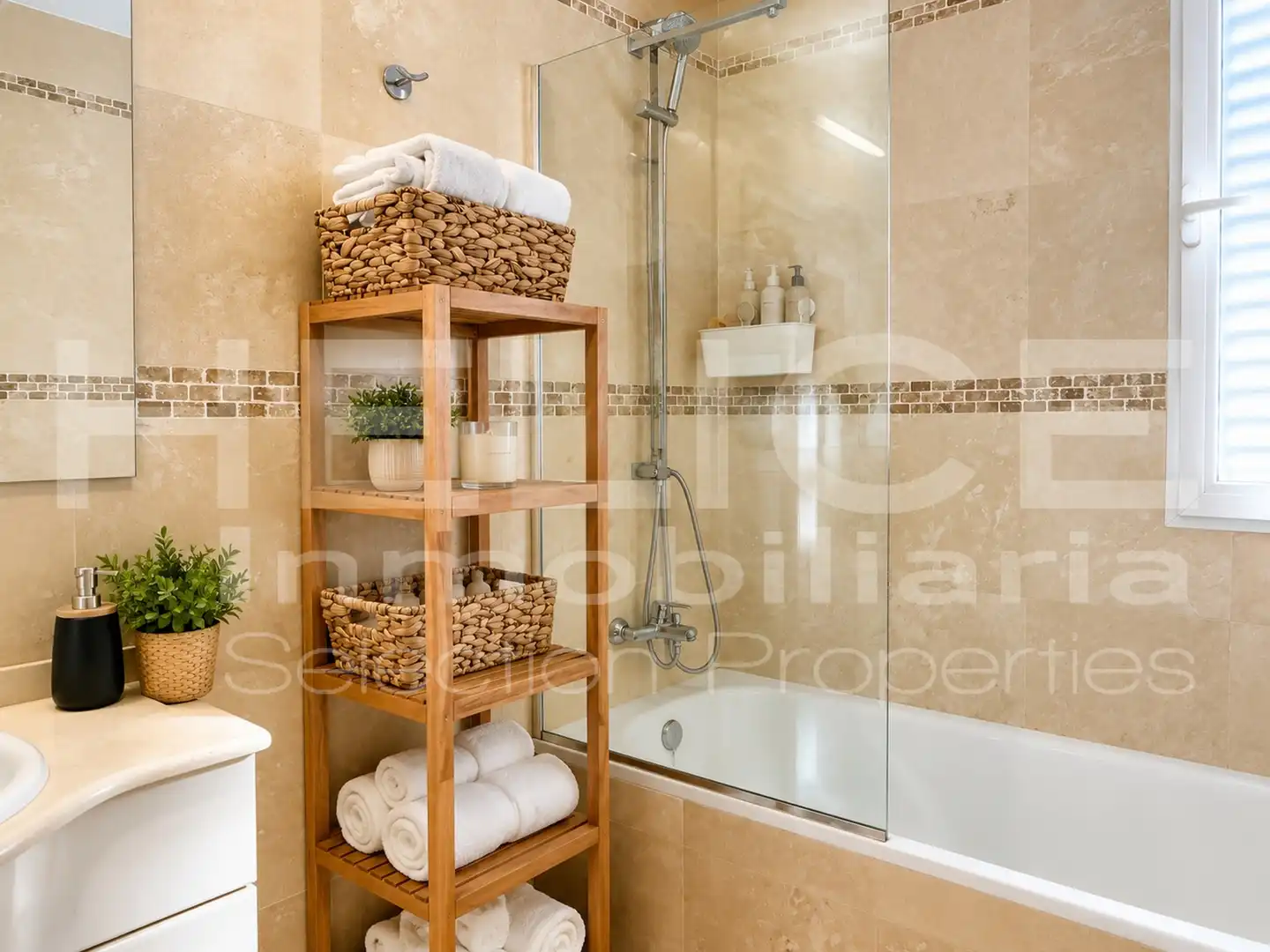 Houses for sale in Carrer Illes Columbretes, 31, Cumbres de Calicanto