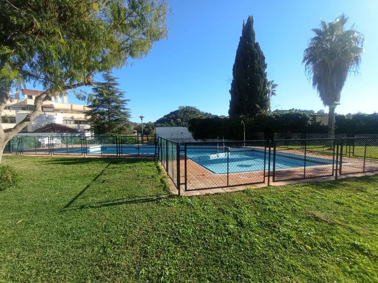 Piscina de Casa adosada en venda en Málaga amb Aire condicionat, Terrassa i Piscina comunitària