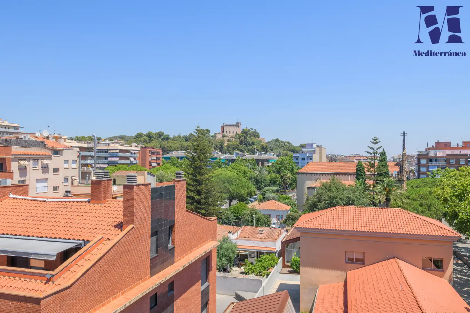 Vista exterior de Àtic en venda en Castelldefels amb Aire condicionat, Calefacció i Parquet