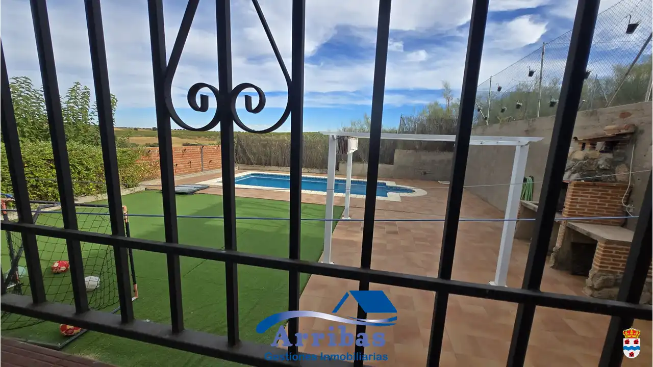 Piscina de Casa o chalet en venta en El Casar de Escalona con Calefacción, Jardín privado y Terraza