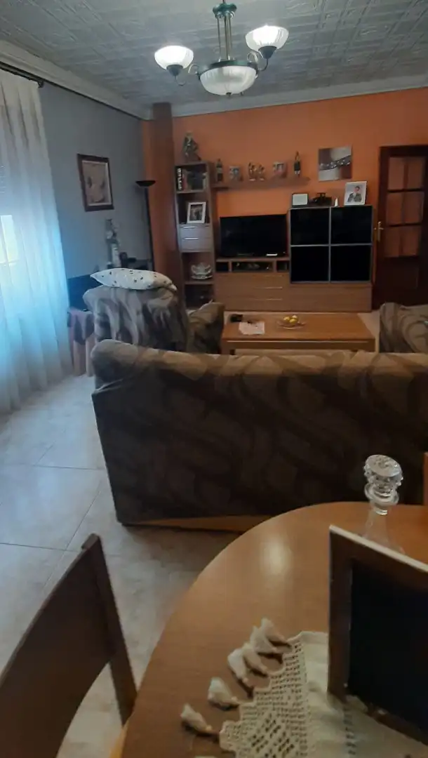 Sala d'estar de Pis en venda en Villarrobledo amb Calefacció, Terrassa i Traster