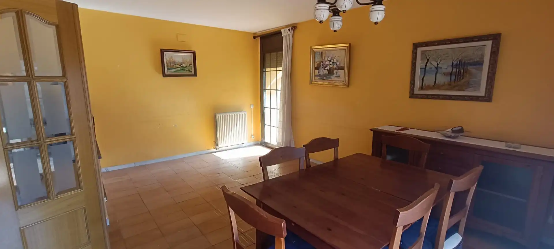 Menjador de Casa o xalet en venda en Sant Celoni amb Calefacció, Terrassa i Forn