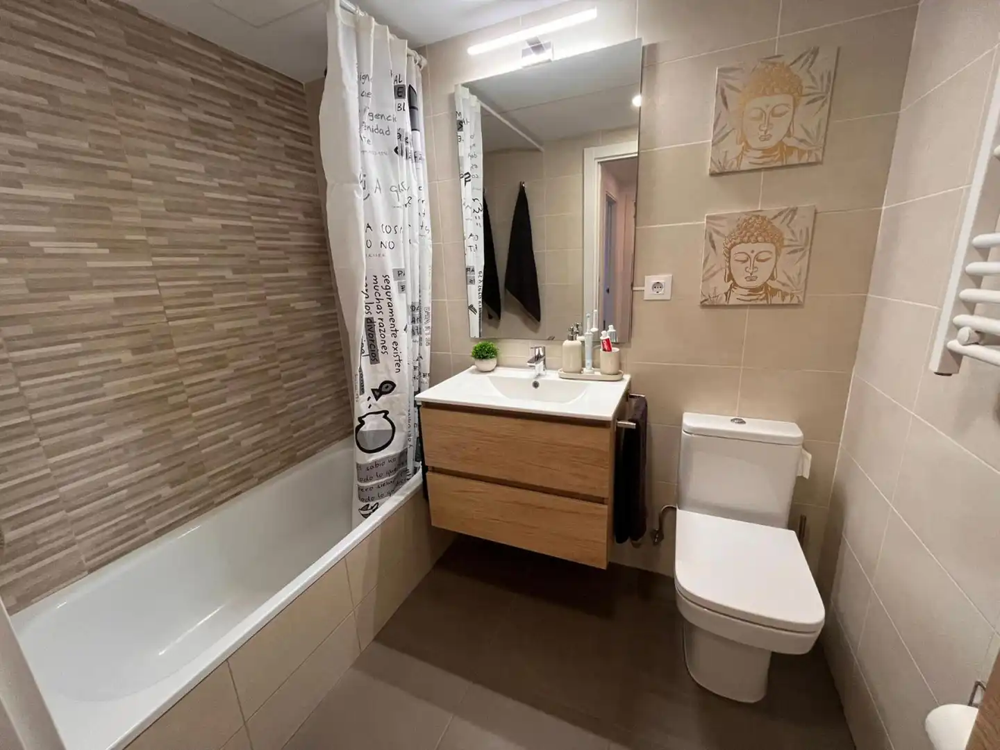 Bathroom of Flat for sale in Sant Just Desvern  with Air Conditioner, Heating and Private garden