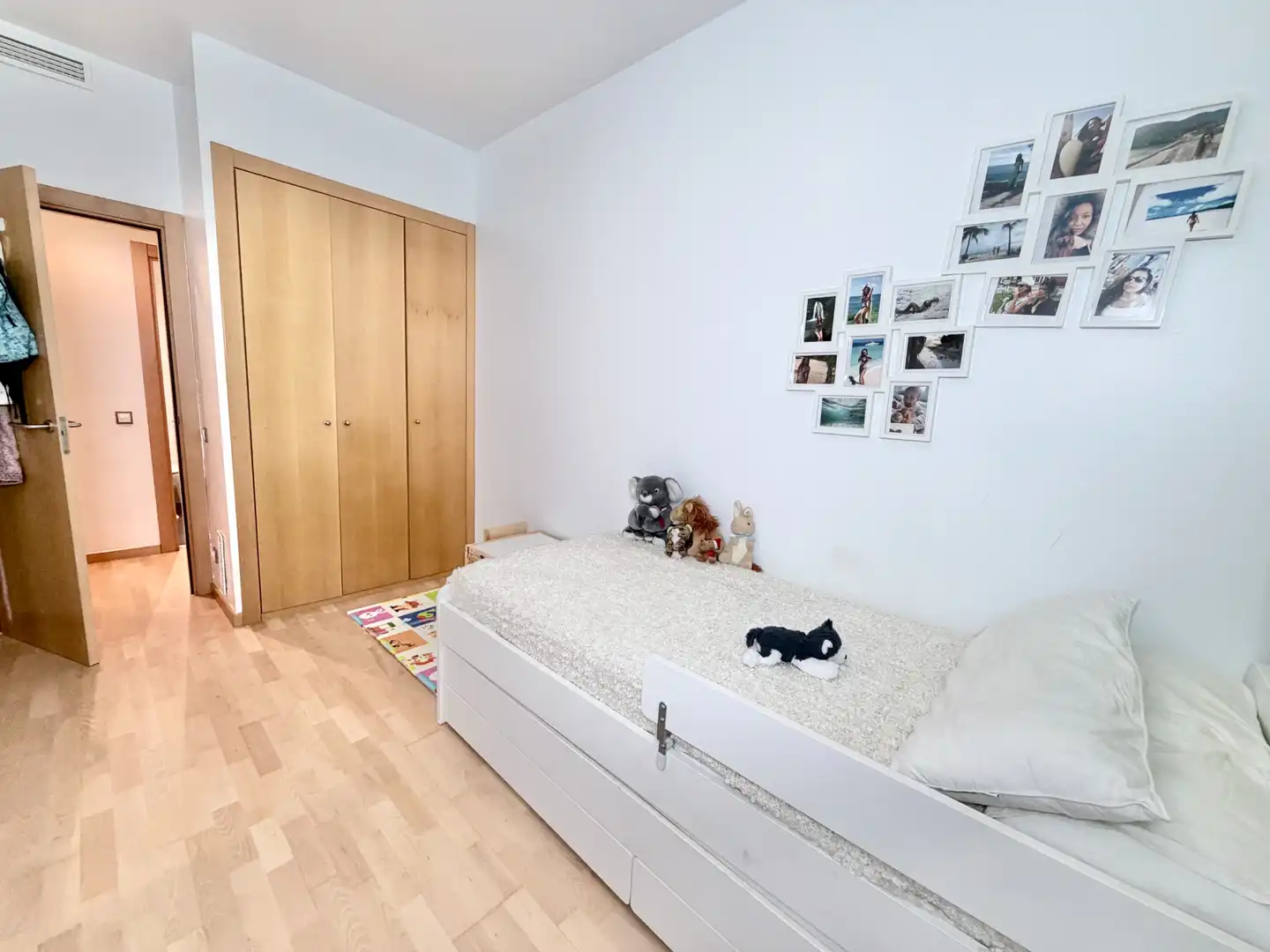 Bedroom of Ground floor for sale in Badalona  with Air Conditioner, Heating and Private garden