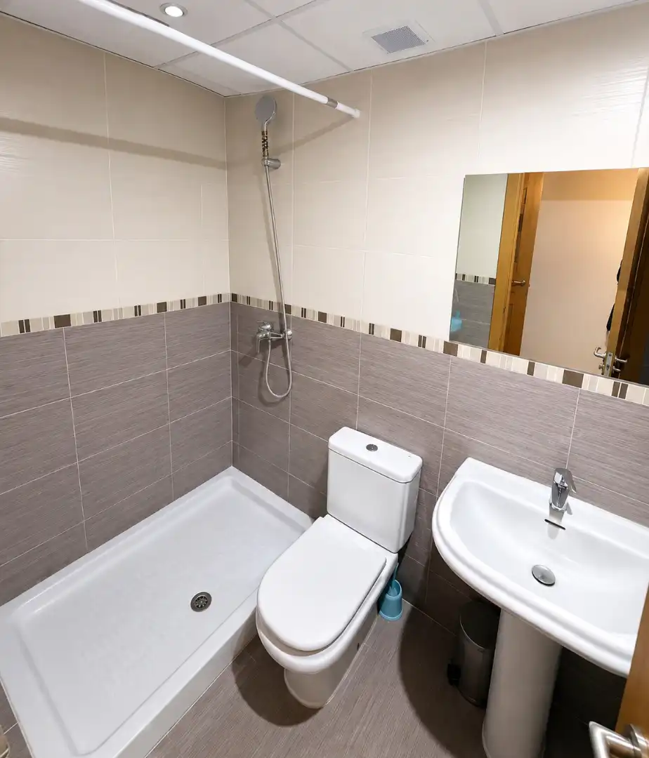 Baño de Piso en venta en Mijas con Aire acondicionado, Jardín privado y Terraza