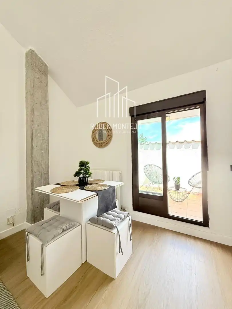 Vista exterior de Dúplex en venta en Villamayor con Calefacción, Terraza y Balcón