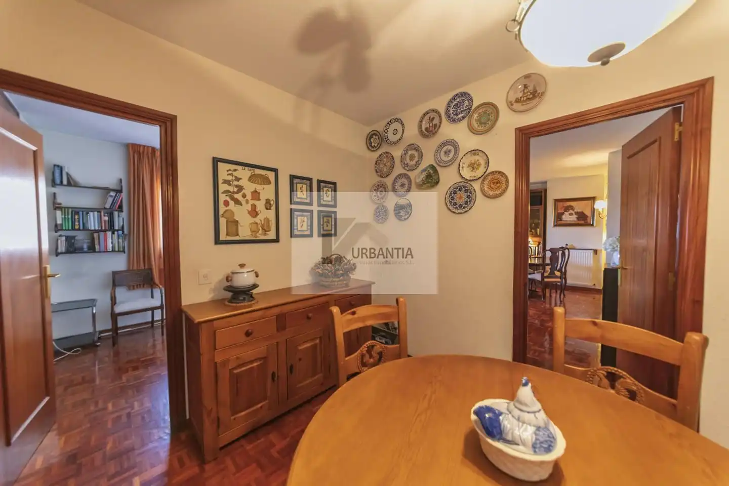 Comedor de Piso en venta en  Pamplona / Iruña con Calefacción, Parquet y Terraza