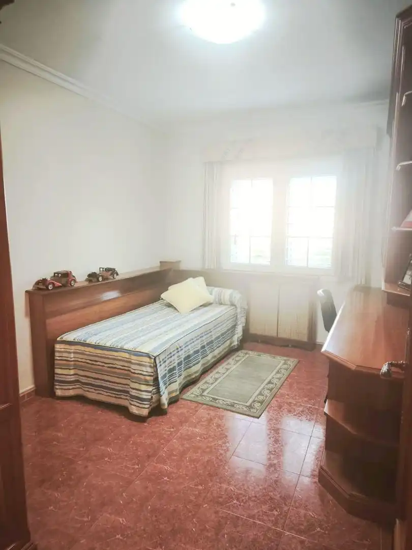 Habitación de Casa o chalet en venta en Paterna con Aire acondicionado, Calefacción y Jardín privado