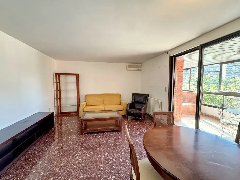 Sala d'estar de Pis en venda en Zaragoza amb Jardí privat