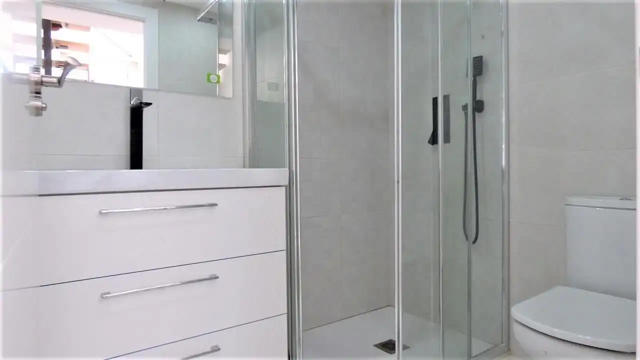 Baño de Casa o chalet en venta en La Nucia con Aire acondicionado, Terraza y Piscina