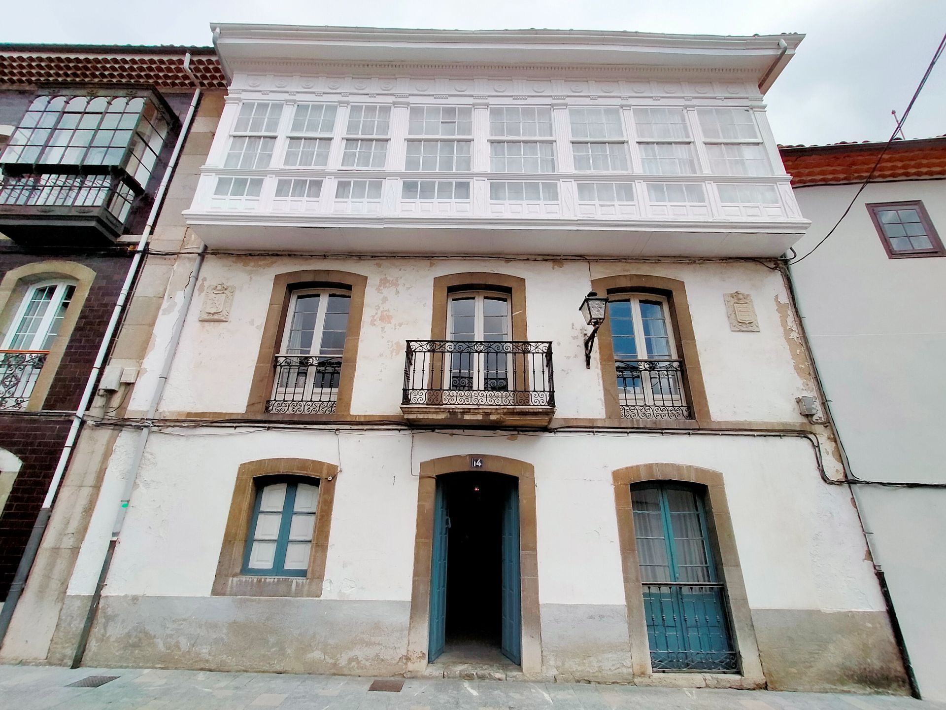 Vista exterior de Casa o xalet en venda en Pravia amb Calefacció, Jardí privat i Terrassa