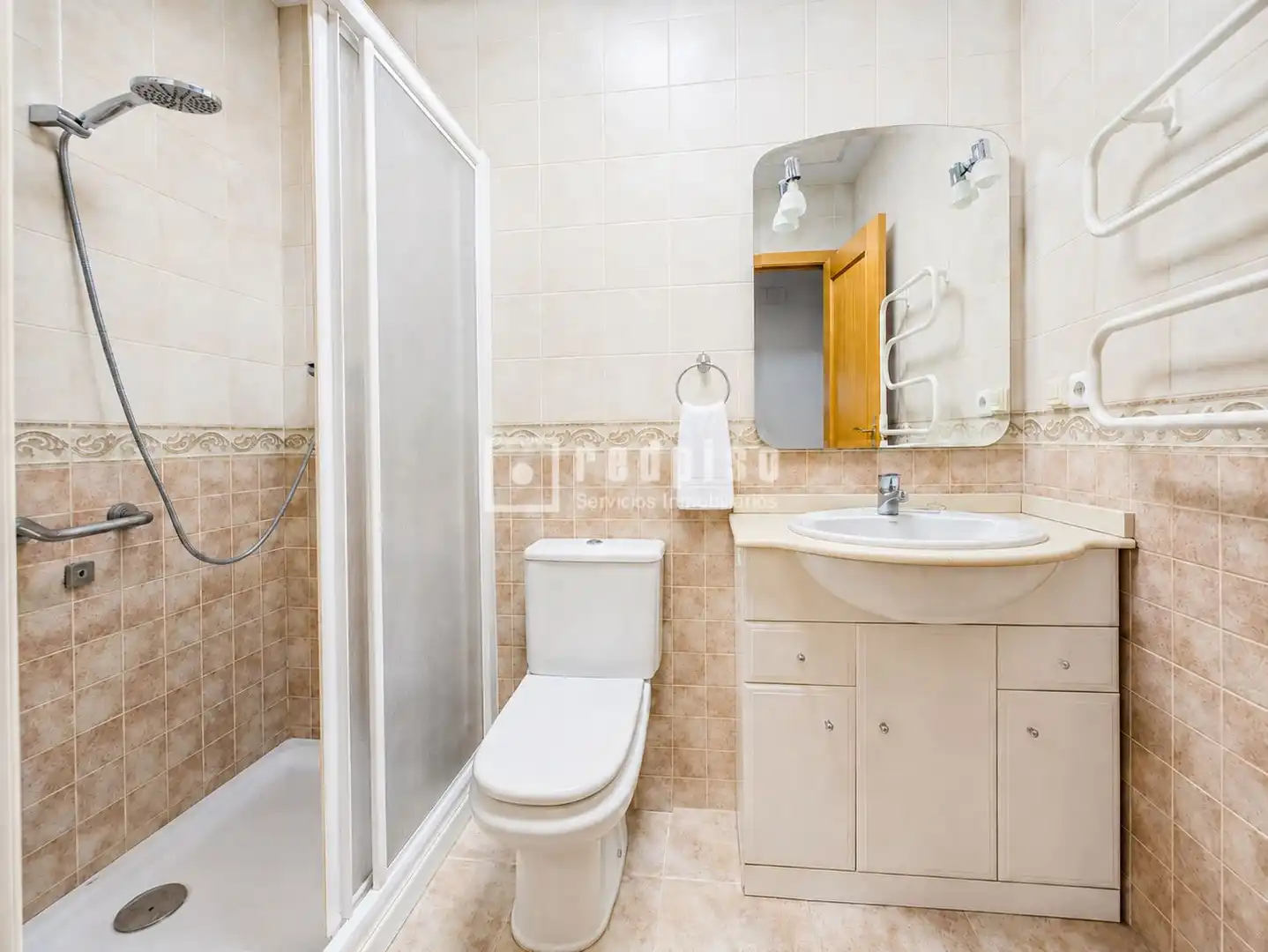 Baño de Piso en venta en Xirivella con Aire acondicionado y Jardín privado