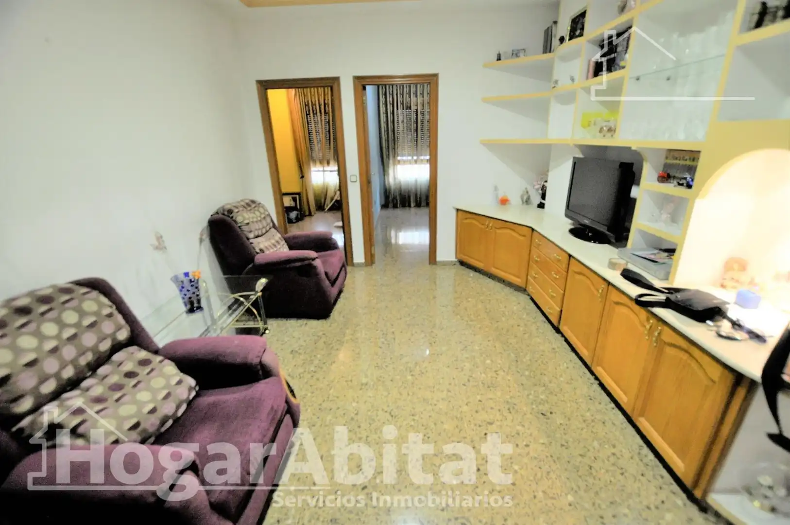 Sala d'estar de Casa o xalet en venda en La Pobla de Vallbona amb Terrassa i Traster