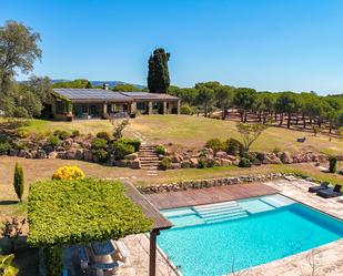 Jardí de Finca rústica en venda en Sant Feliu de Guíxols amb Piscina