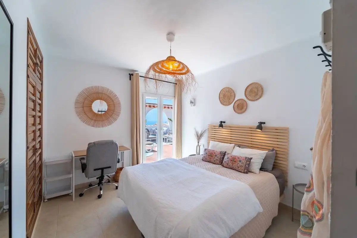 Schlafzimmer von Dachboden zum Verkauf in Nerja mit Klimaanlage, Heizung und Terrasse