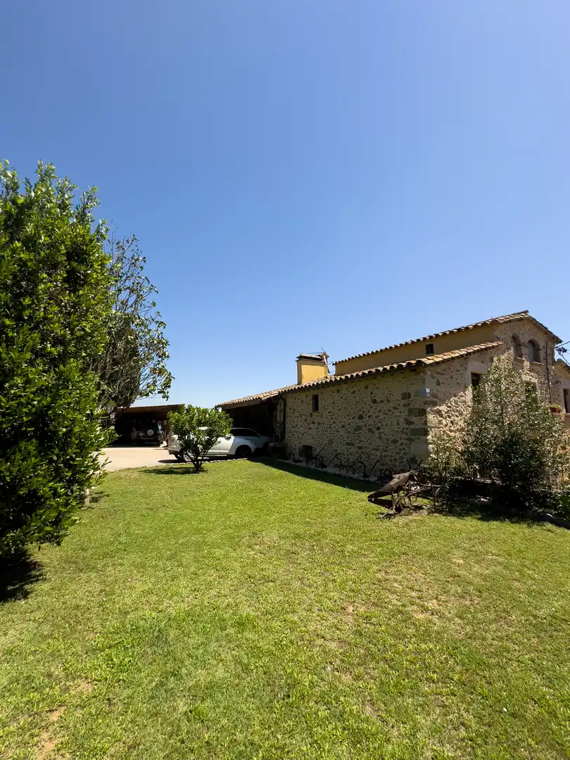 Casa rústica con piscina en venta en Aiguaviva