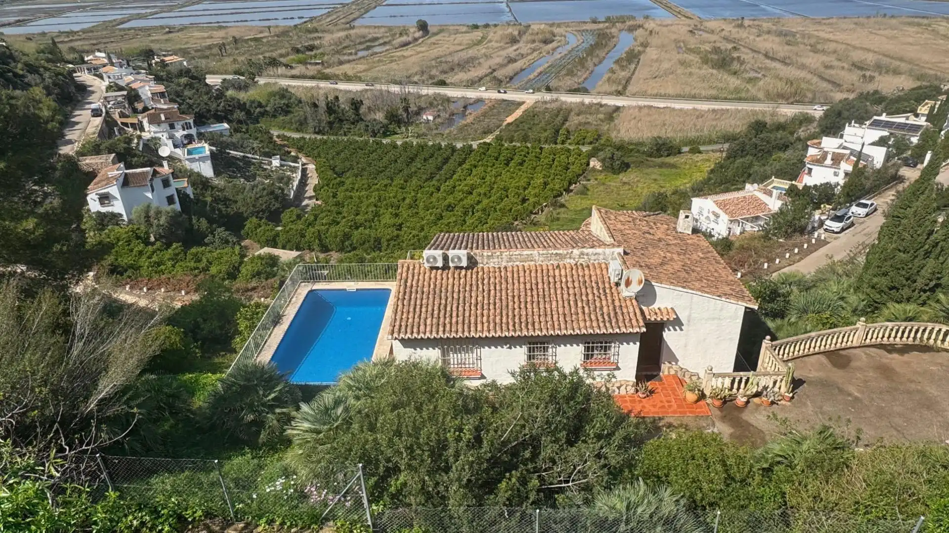 Chalet con piscina en venta en Pego