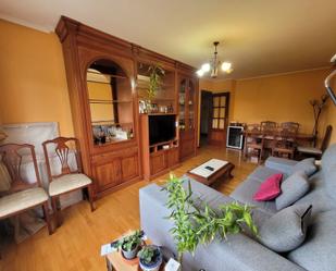 Sala d'estar de Pis en venda en  Logroño amb Calefacció i Traster