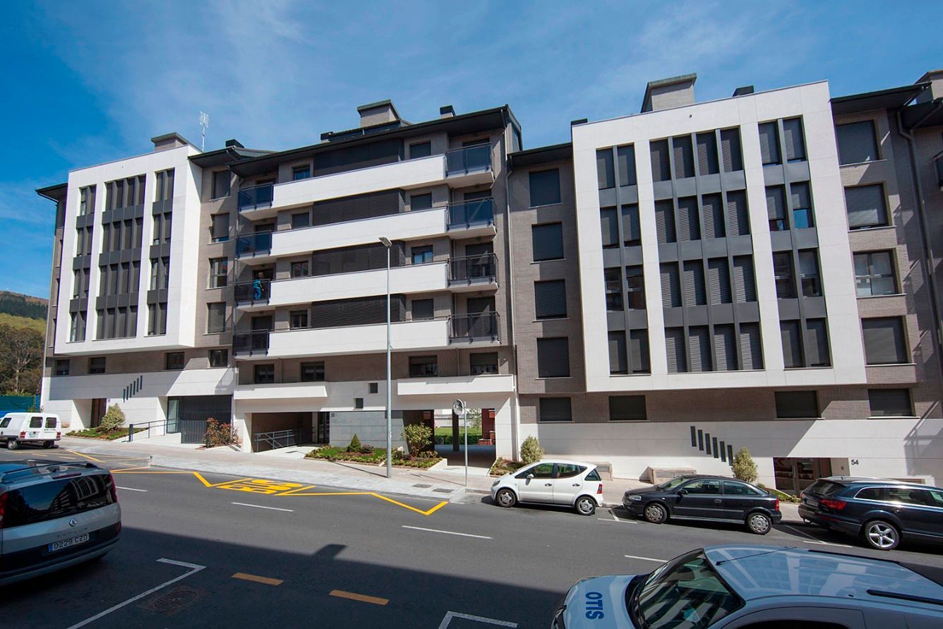 Exterior view of Garage for sale in Etxebarri