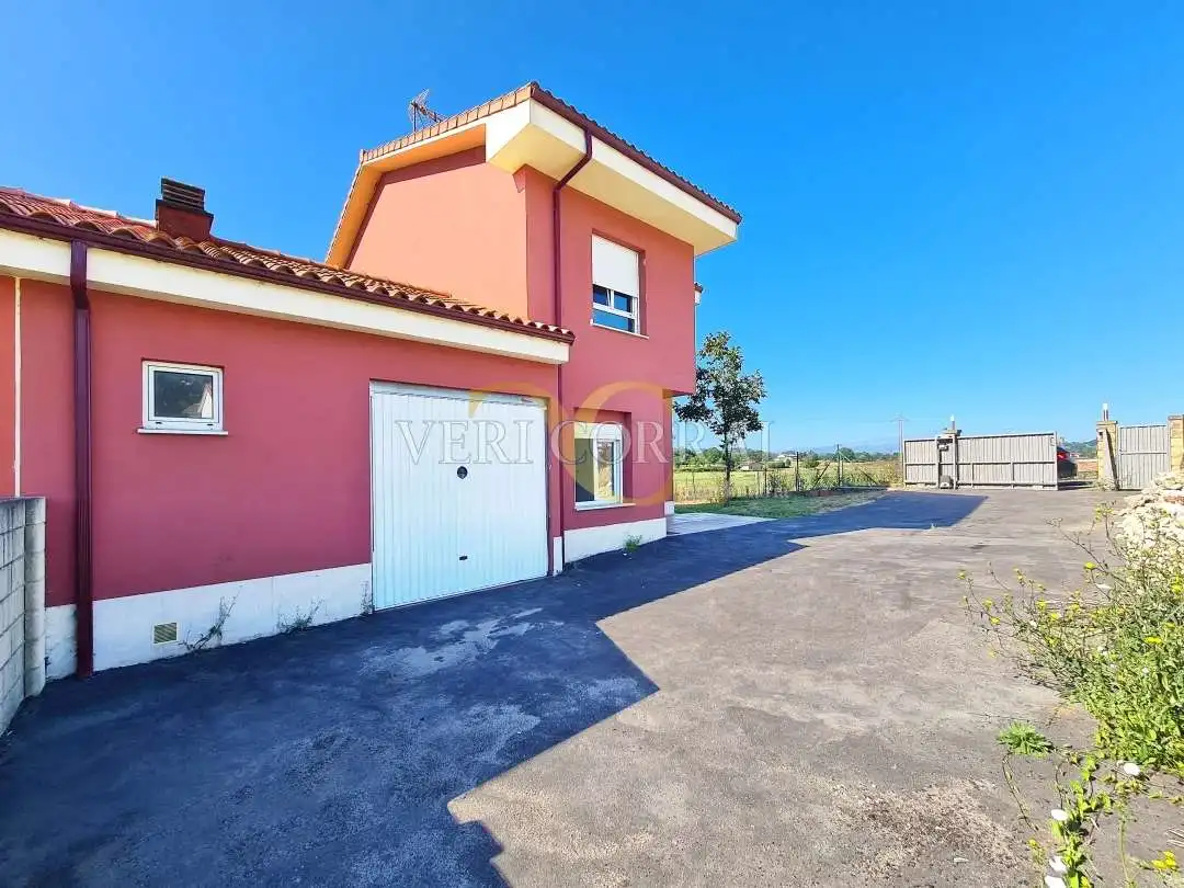 Casa o xalet en venda a Camín del Gurguyu, Sariego