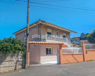 Vista exterior de Casa o xalet en venda en Vigo  amb Calefacció, Jardí privat i Terrassa