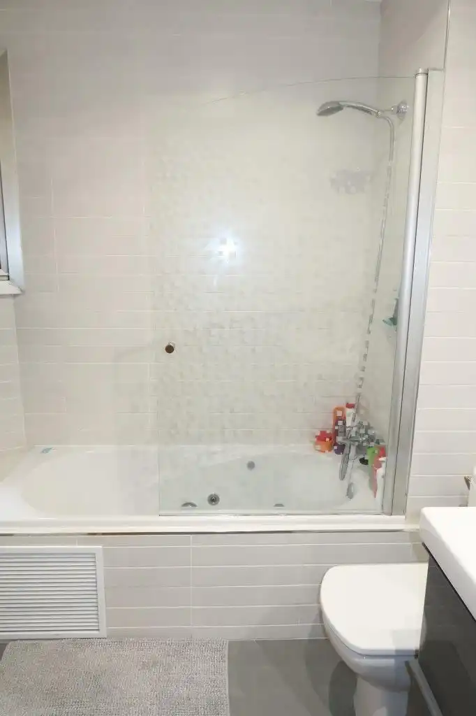 Baño de Piso en venta en A Coruña Capital  con Calefacción, Terraza y Trastero