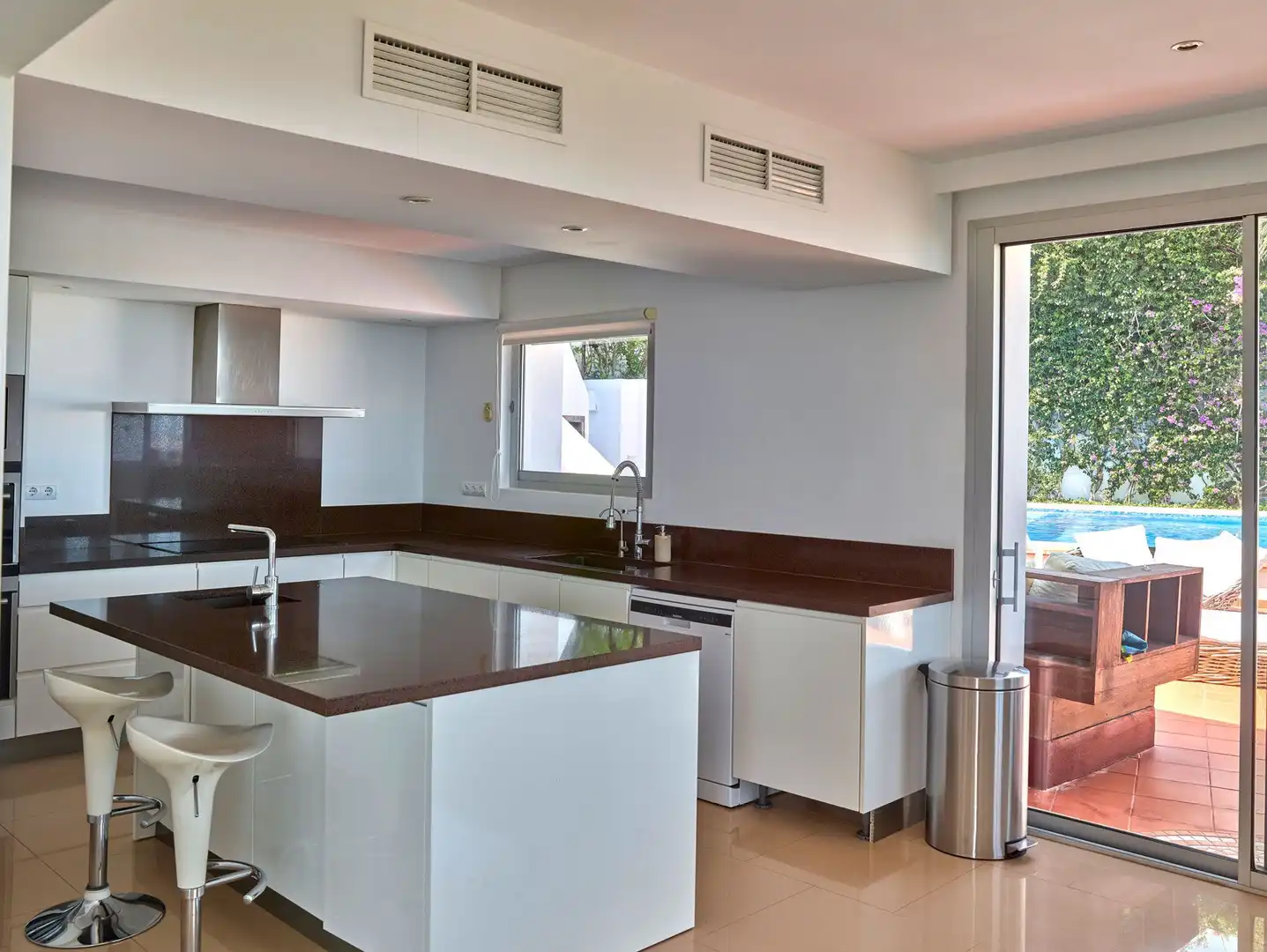 Cocina de Casa o chalet en venta en Sant Josep de sa Talaia con Aire acondicionado, Calefacción y Jardín privado