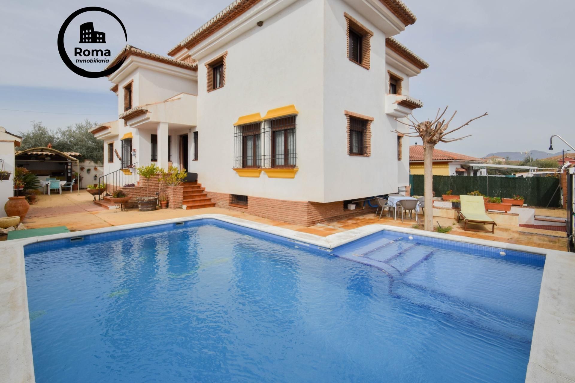 Jardí de Casa o xalet en venda en Cúllar Vega amb Aire condicionat, Jardí privat i Terrassa