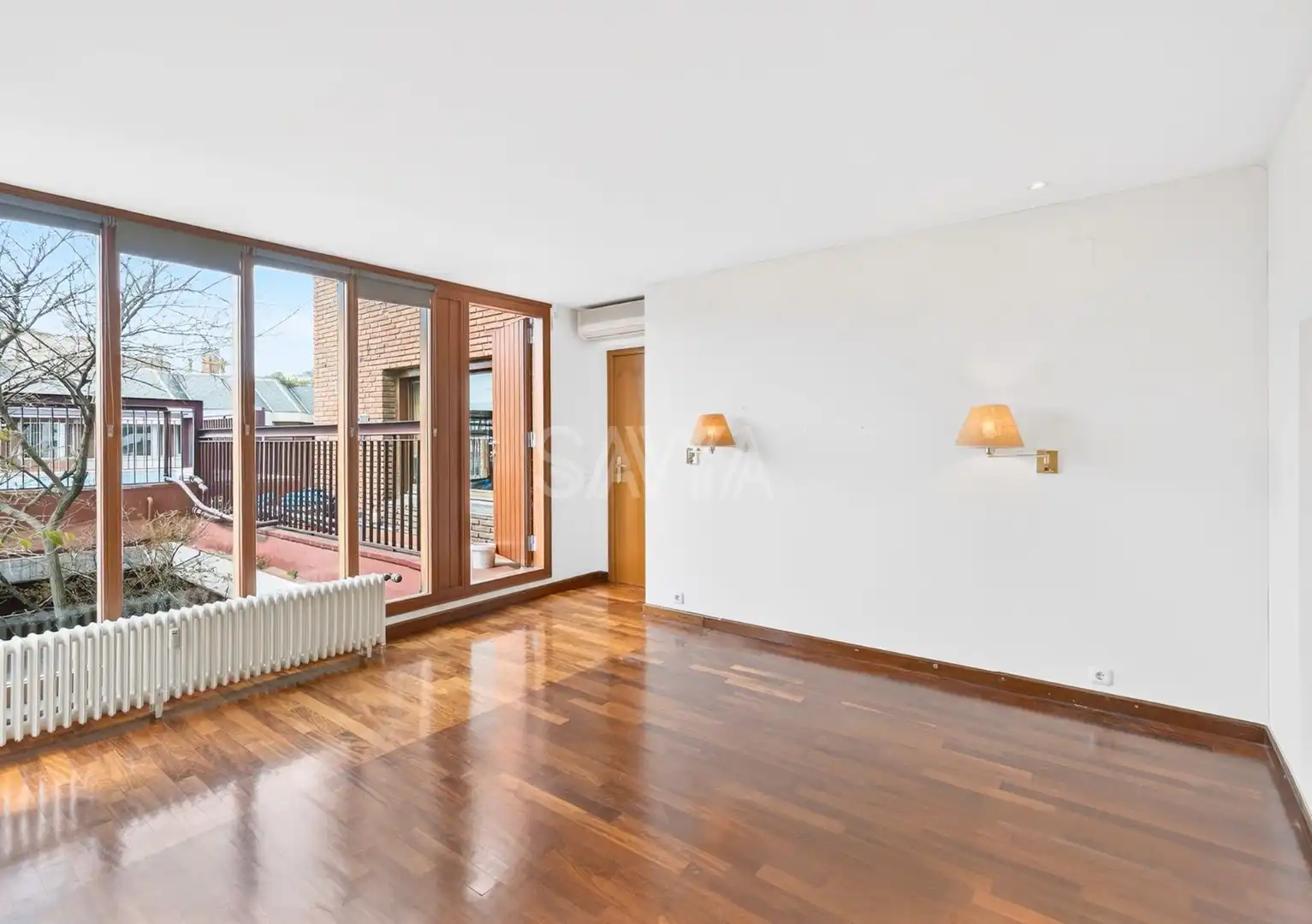 Exterior view of Attic for sale in Barcelona  with Terrace, Storage room and Swimming Pool
