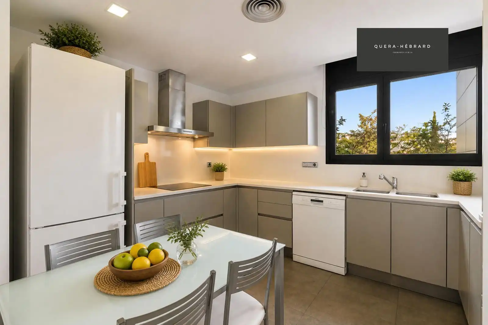 Flat for sale in Camí dels Capellans, Ametllers - Poble-Sec