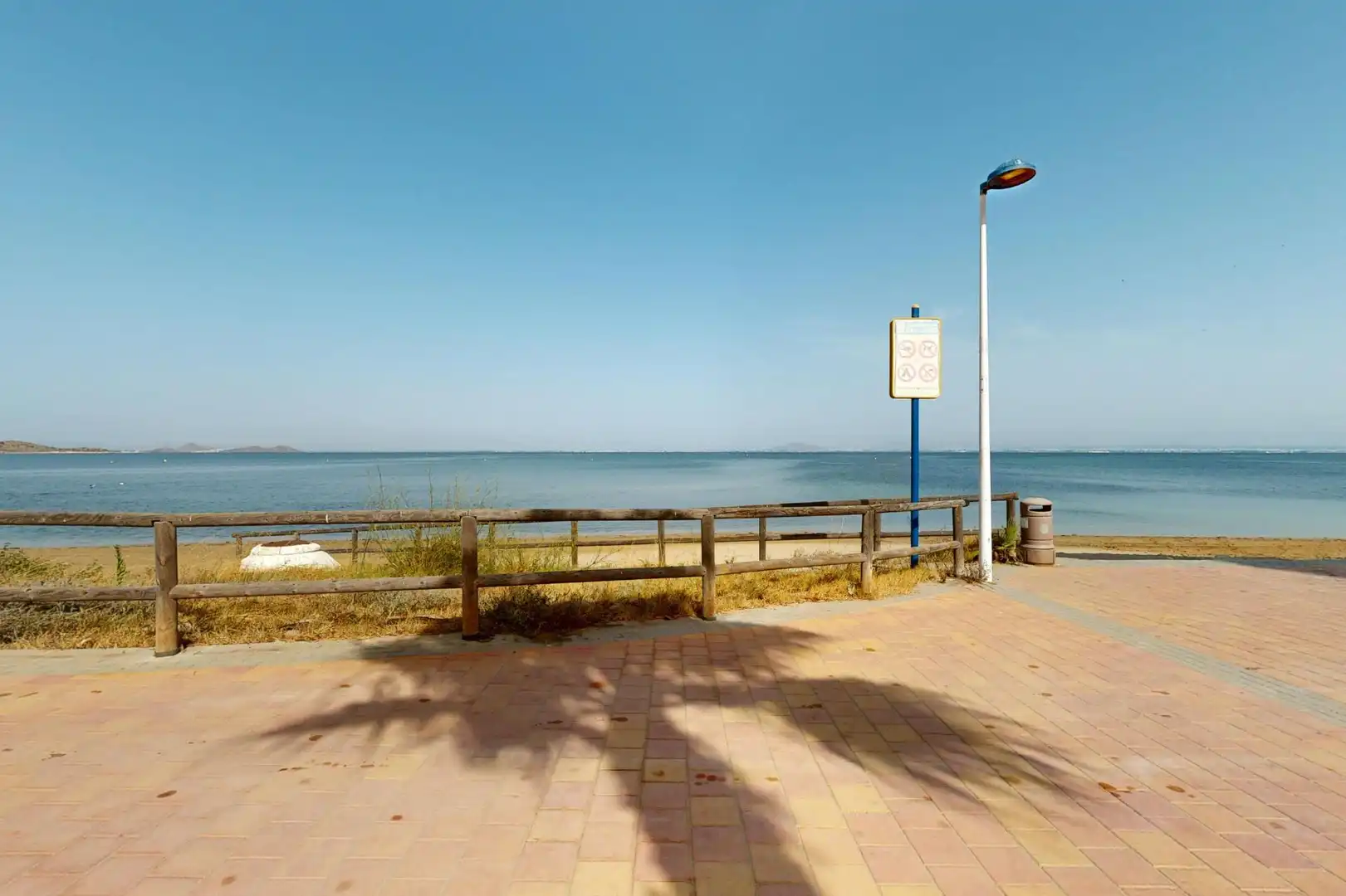 Vista exterior de Pis en venda en La Manga del Mar Menor amb Aire condicionat, Calefacció i Terrassa