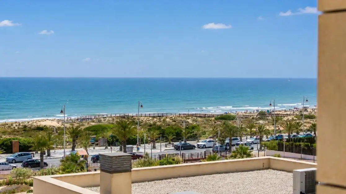 Vista exterior de Apartamento en venta en Elche / Elx con Aire acondicionado, Jardín privado y Terraza