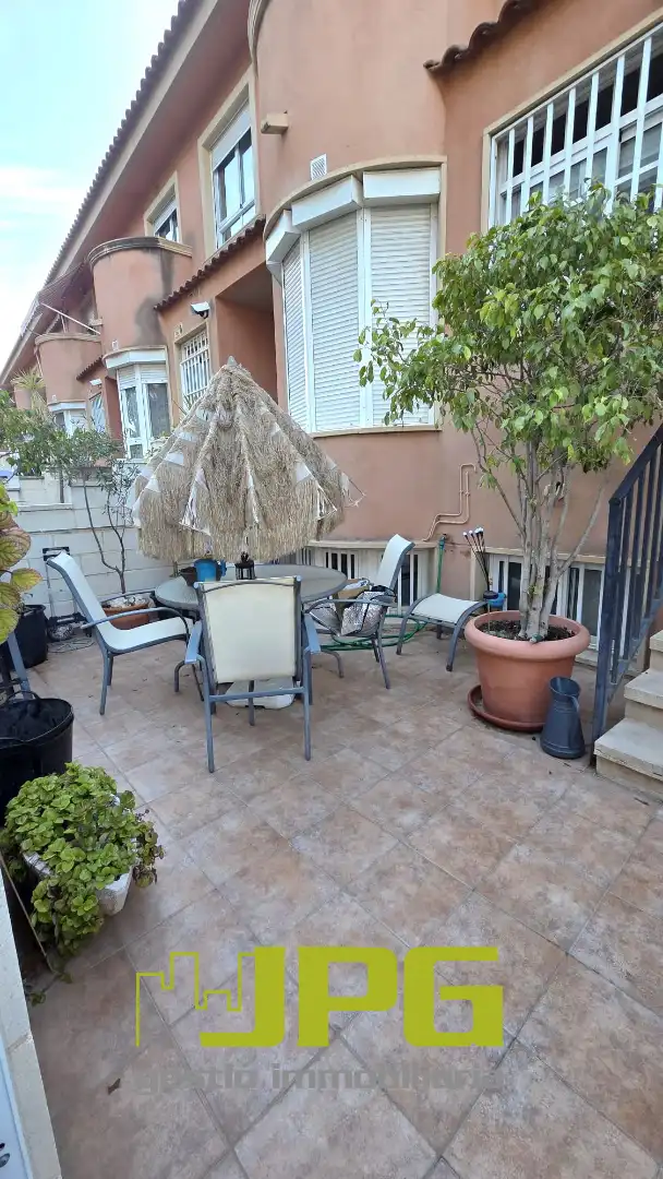Terrassa de Casa adosada en venda en Sant Joan d'Alacant amb Aire condicionat, Calefacció i Jardí privat