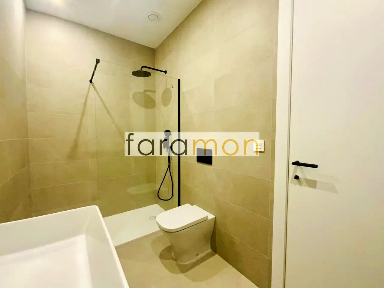 Baño de Casa adosada en venta en Nigrán con Calefacción, Jardín privado y Terraza