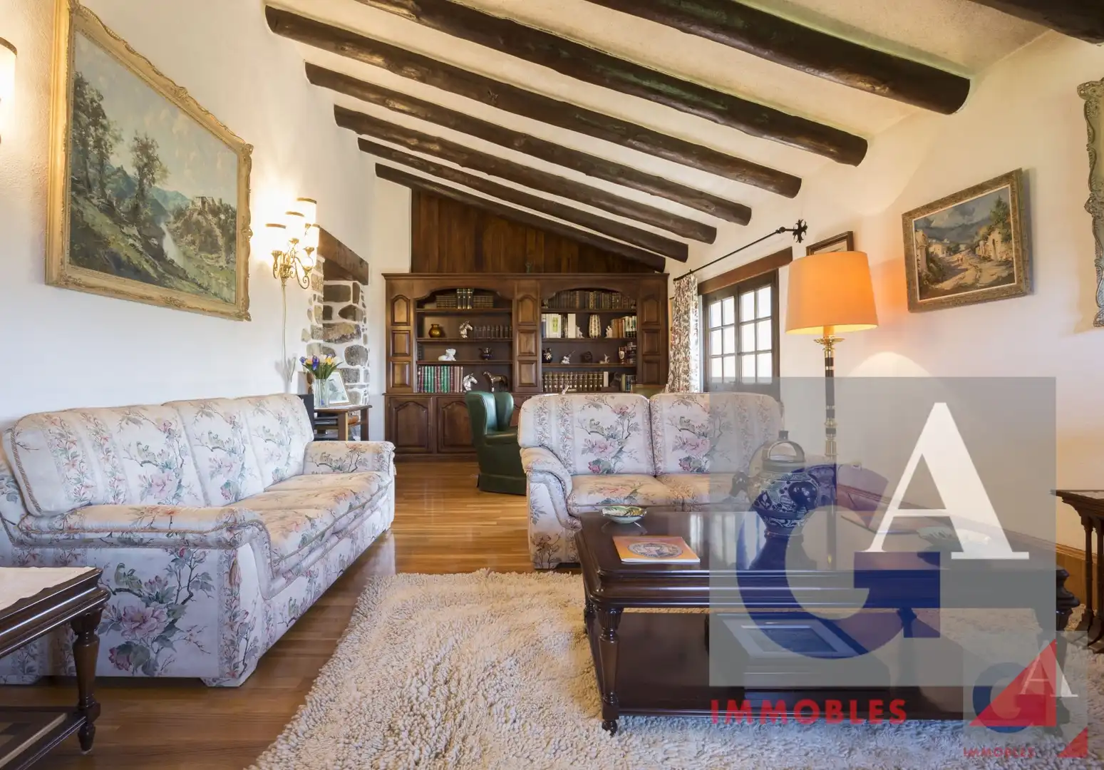 Country homes for sale in Montagut i Oix
