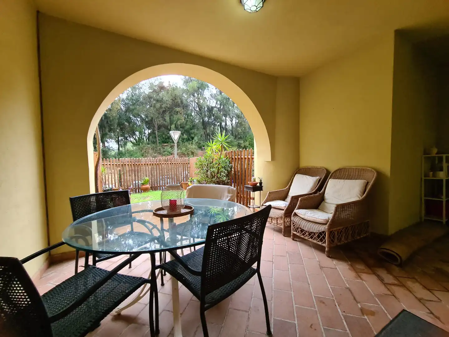 Terrassa de Apartament en venda en Sotogrande amb Jardí privat, Terrassa i Moblat
