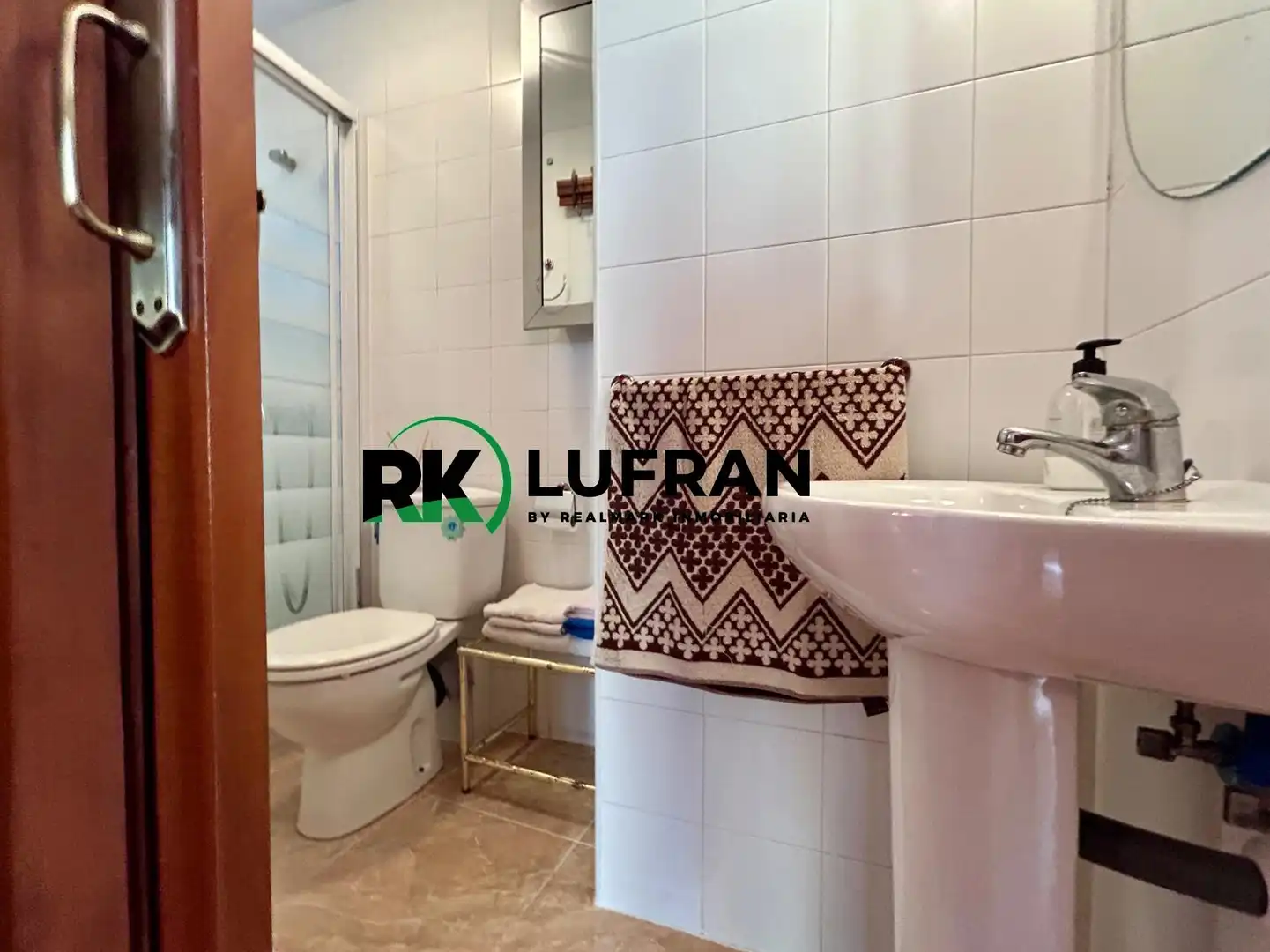 Bany de Apartament en venda en Alicante / Alacant amb Terrassa, Moblat i Balcó