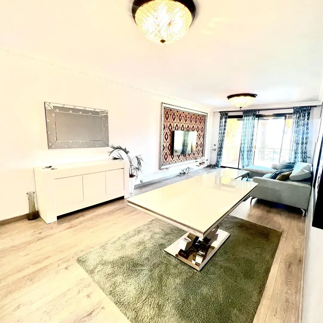 Esszimmer von Dachboden zur Miete in Estepona mit Klimaanlage, Terrasse und Schwimmbad